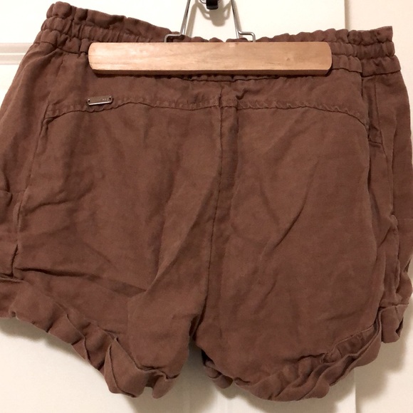 Aritzia Wilfred Shorts - Picture 5 of 7